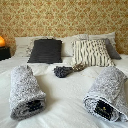 2 Person Bedroom In Beautiful House Lejlighed